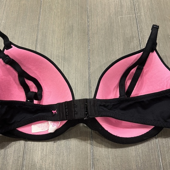 VS Pink - Black Bra 34C - Picture 2 of 6
